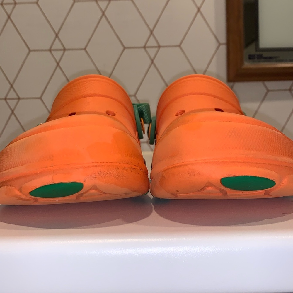 Crocs Carrots Clogs - Picture 13 of 13